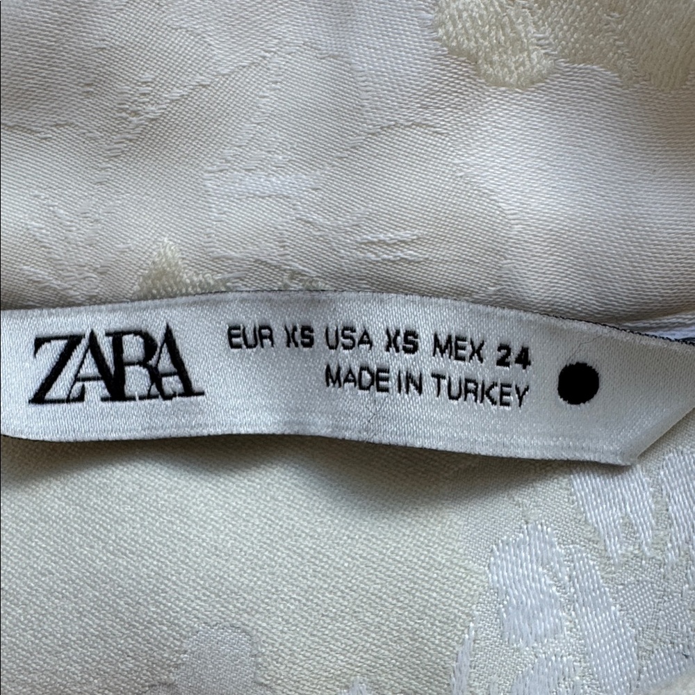 Zara Cream Blouse with Black Accents - Picture 7 of 10